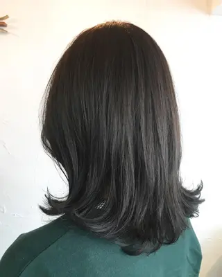 ミディアム カラー 松田 由紀子のヘアスタイル