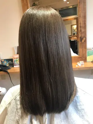 セミロング カラー 髪質改善×矯正🫧 韓国ヘアasamiのヘアスタイル