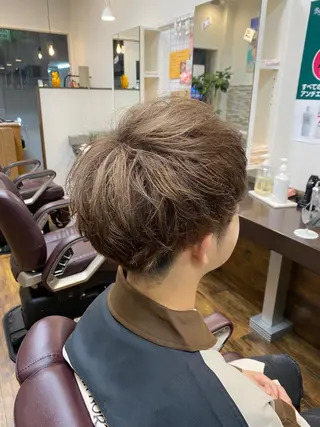 ショート カラー メンズ clomus梅田茶屋町店所属・髪質改善特化美容師 酸性ストレート近藤俊のヘアスタイル