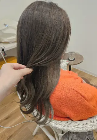 ロング カラー 関口 友菜のヘアスタイル