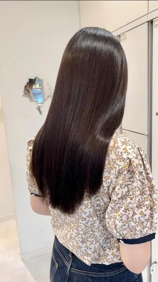 ロング メンズバレイヤージュ 斉藤春のヘアスタイル