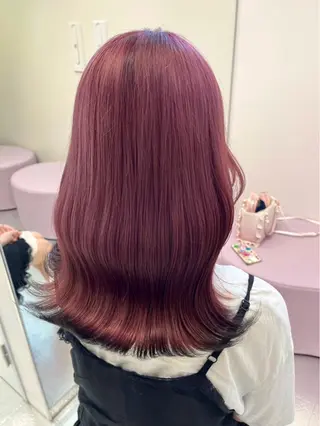 セミロング Xena ria 衣織/ブリーチカラーのヘアスタイル