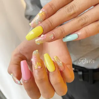 ネイル revia所属・ERI Nailistのネイルデザイン