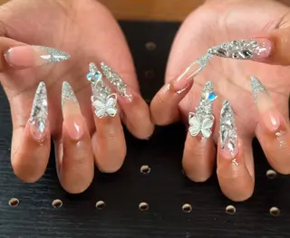 ネイル シャインネイル所属・伊藤 くるみのネイルデザイン