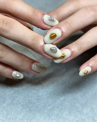 ネイル kiii.__ ✴︎*のネイルデザイン