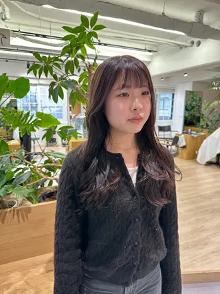 ロング カラー 川上 彩夏のヘアスタイル