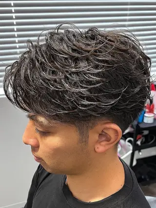 メンズ フェザーパーマ職人 🪽yutoのヘアスタイル