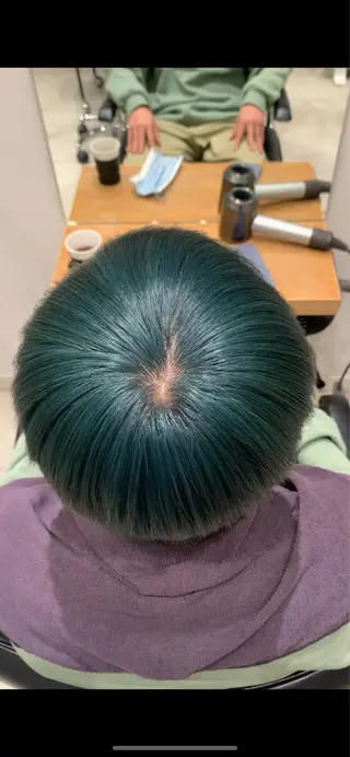 ショート カラー サロウィン(SALOWIN)原宿iori店所属・れい🫧 ハイトーン特化のヘアスタイル