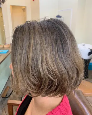 ショート カラー 鶴見 和美のヘアスタイル