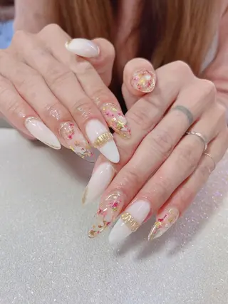 ネイル Flowerネイルサロン所属・. yukiのネイルデザイン