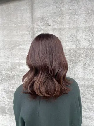 ミディアム カラー alu所属・マキノ キョウカのヘアスタイル