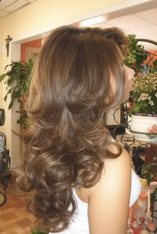 カラー YOLO 渋谷 nanamiのヘアスタイル