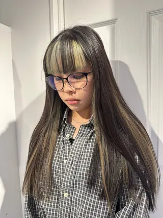 ロング カラー VOICE所属・MIRI MIRIのヘアスタイル