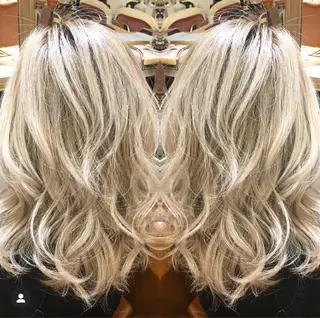 セミロング カラー rollen所属・美魔女 美容師NAOのヘアスタイル