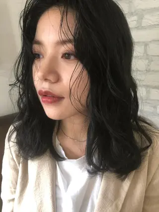 ミディアム カラー classic 新横浜所属・大人girly🛋️ 🤍yukakoのヘアスタイル