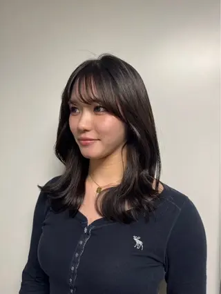 ミディアム 川村 礼加のヘアスタイル