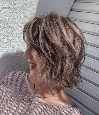 ミディアム 村阪 由美子のヘアスタイル