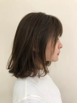 ミディアム カラー 細めハイライト🩶 ボブ/レイヤーカットのヘアスタイル