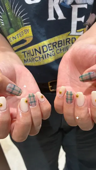 ネイル ネイルサロン　SLASH所属・Aki ୨୧のネイルデザイン