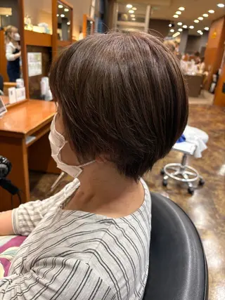 ショート カラー 落合 ちりのヘアスタイル