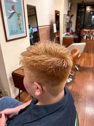 カラー きくち ゆうすけのヘアスタイル