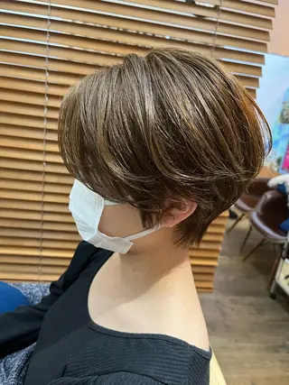 ショート カラー 代表　土屋ヒロユキ ショートカットのヘアスタイル