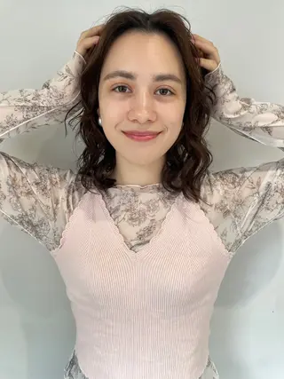 ミディアム カラー パーマ 🩰オリーブ/ ベージュ松本咲花🩰のヘアスタイル