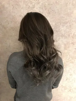 ミディアム due hair 京都駅前店 MILBON オージュア認定サロン【デューヘアー】所属・ハイトーンブリーチ 土坂　由志【京都】のヘアスタイル