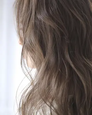 ロング カラー 岡本 一平のヘアスタイル