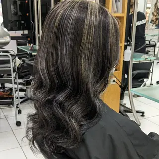 ロング カラー TONI&GUY所属・Otsuka Satsukiのヘアスタイル