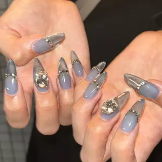 ネイル 🪐富島彩夏 /海外nail🪐のネイルデザイン
