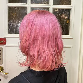 ショート カラー BRITS 渡辺 菜々子のヘアスタイル