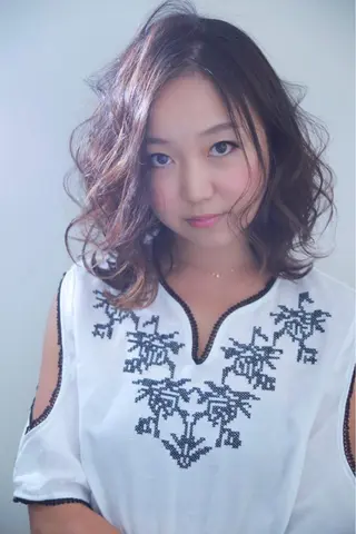 ミディアム 伊藤 裕貴のヘアスタイル