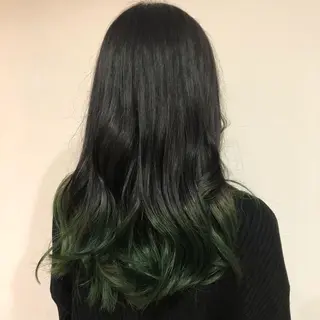 カラー 伊藤 かなのヘアスタイル