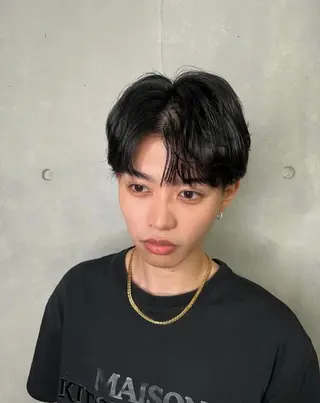 ショート パーマ メンズ メンズ職人/センター パート/富沢真斗のヘアスタイル