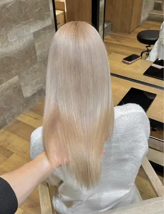 セミロング カラー ハイトーンカラ ー/小川のヘアスタイル