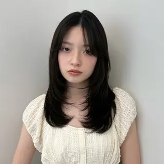 セミロング カラー 澤 佑華 🎀 透明感カラーのヘアスタイル