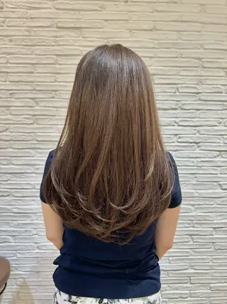 ロング 前平 友慈のヘアスタイル