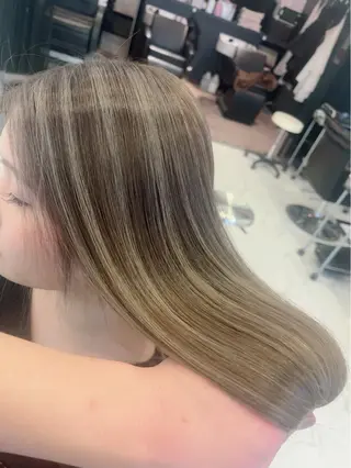 ロング 🍀Moda by Grande🍀のヘアスタイル