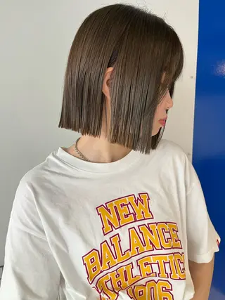 セミロング AOI ハイトーン/ボブのヘアスタイル