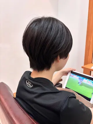 ショート シンセティックヘアデザイン所属・吉井 愛のヘアスタイル