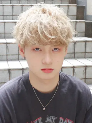 ショート カラー FERIA fam 小林勇太のヘアスタイル