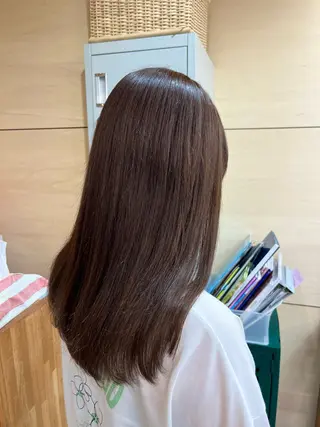 セミロング タケデ スズカのヘアスタイル