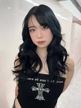 カラー YOLO/ HANAのヘアスタイル