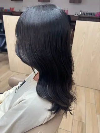 ミディアム 田村 真菜のヘアスタイル