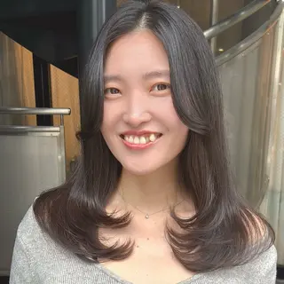 ミディアム calna 古賀 菜摘のヘアスタイル