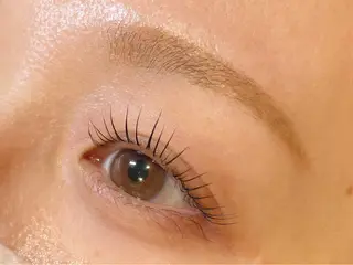 マツエク・マツパ TotalBeautysalonCURE所属・CURE 朱梨のネイルデザイン