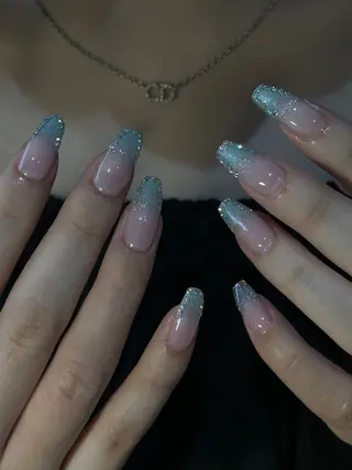 ネイル ♱˖⁺ 𝒎𝒐𝒑𝒊 ⁺のネイルデザイン