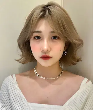 ミディアム カラー かえ🩶韓国ボブ🎀 透明感カラー🥣のヘアスタイル