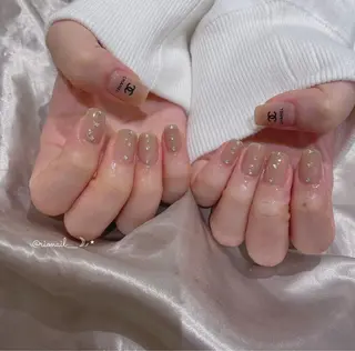 ネイル 𝘙𝘪𝘰𝘯𝘢 ...🕯🤍のネイルデザイン